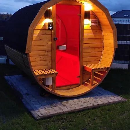Laura 70qm Bis 5 Gaeste Mit Fass-sauna, Whirlpool April Bis Oktober, 75qm Terrasse Und Eingezaeunten Garten Haustiere Willkommen Nyaraló *