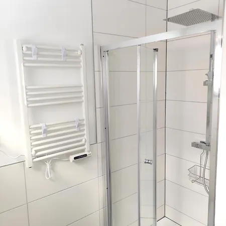 Prázdninový dům Laura 70qm Bis 5 Gaeste Mit Fass-sauna, Whirlpool April Bis Oktober, 75qm Terrasse Und Eingezaeunten Garten Haustiere Willkommen Sieroslaw (Kamien)