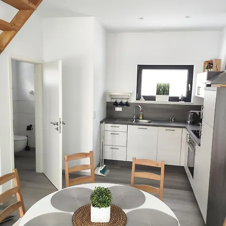 Laura 70qm Bis 5 Gaeste Mit Fass-sauna, Whirlpool April Bis Oktober, 75qm Terrasse Und Eingezaeunten Garten Haustiere Willkommen Nyaraló *