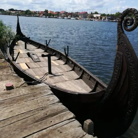 Laura 70qm Bis 5 Gaeste Mit Fass-sauna, Whirlpool April Bis Oktober, 75qm Terrasse Und Eingezaeunten Garten Haustiere Willkommen Prázdninový dům