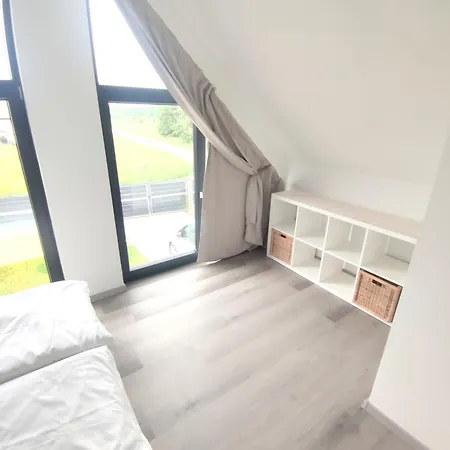 Laura 70qm Bis 5 Gaeste Mit Fass-sauna, Whirlpool April Bis Oktober, 75qm Terrasse Und Eingezaeunten Garten Haustiere Willkommen * Sierosław