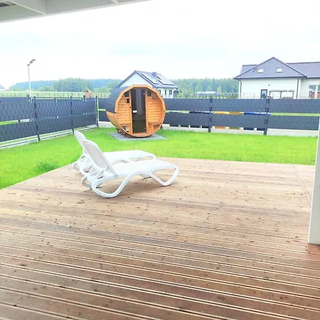 Laura 70qm Bis 5 Gaeste Mit Fass-sauna, Whirlpool April Bis Oktober, 75qm Terrasse Und Eingezaeunten Garten Haustiere Willkommen Sieroslaw (Kamien)