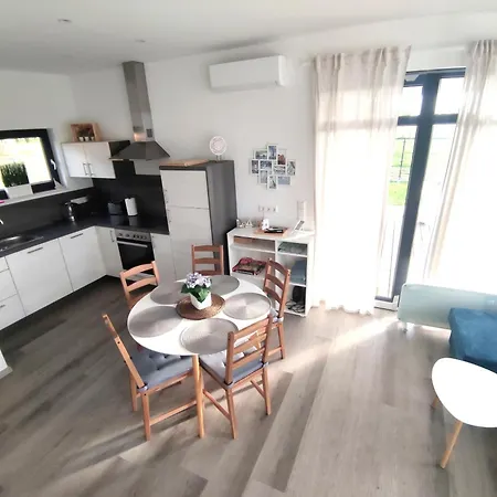 Laura 70qm Bis 5 Gaeste Mit Fass-sauna, Whirlpool April Bis Oktober, 75qm Terrasse Und Eingezaeunten Garten Haustiere Willkommen *