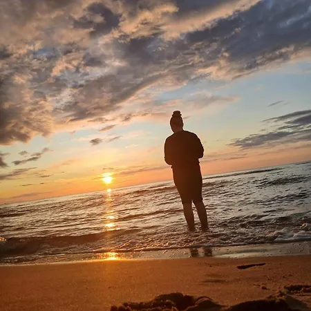 Laura 70qm Bis 5 Gaeste Mit Fass-sauna, Whirlpool April Bis Oktober, 75qm Terrasse Und Eingezaeunten Garten Haustiere Willkommen Sieroslaw (Kamien)